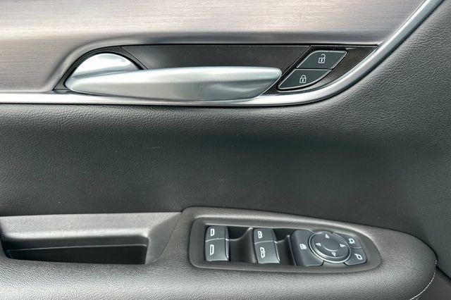 2025 Cadillac XT5 Luxury