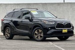 2023 Toyota Highlander Hybrid Bronze Edition