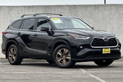 2023 Toyota Highlander Hybrid Bronze Edition