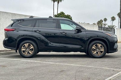2023 Toyota Highlander Hybrid Bronze Edition