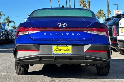 2025 Hyundai Elantra SE