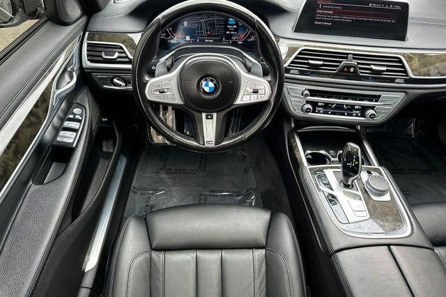 2022 BMW 7 Series 740i