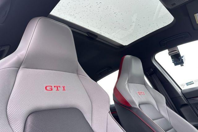 2025 Volkswagen Golf GTI SE