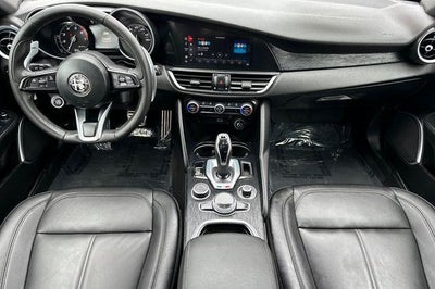 2023 Alfa Romeo Giulia Base