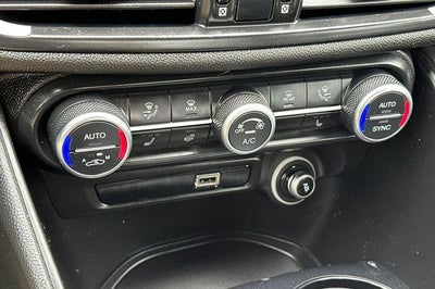 2023 Alfa Romeo Giulia Base