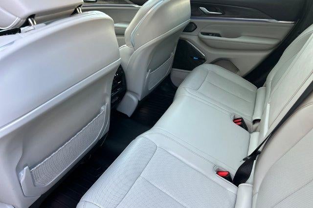 2022 Jeep Grand Cherokee Overland 4x4