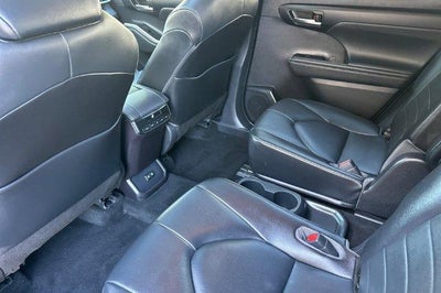 2021 Toyota Highlander XLE FWD (Natl)