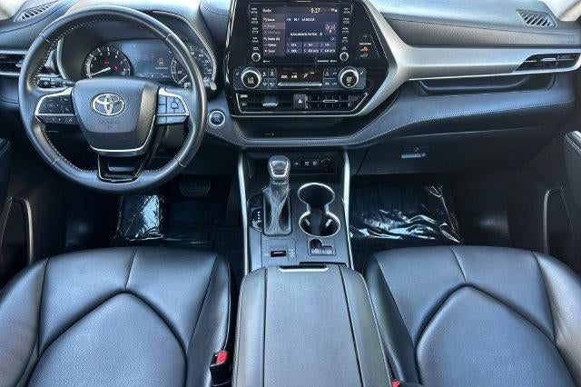 2021 Toyota Highlander XLE FWD (Natl)