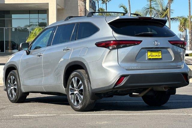 2021 Toyota Highlander XLE FWD (Natl)