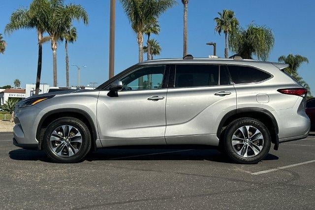 2021 Toyota Highlander XLE FWD (Natl)
