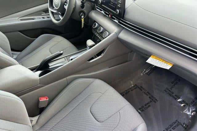 2026 Hyundai ELANTRA SE Sedan