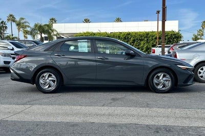 2026 Hyundai ELANTRA SE Sedan