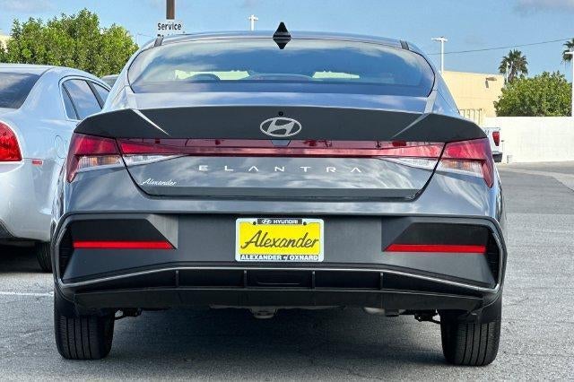 2026 Hyundai ELANTRA SE Sedan