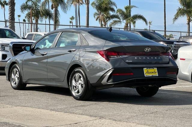 2026 Hyundai ELANTRA SE Sedan