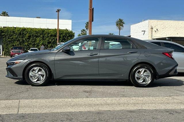 2026 Hyundai ELANTRA SE Sedan