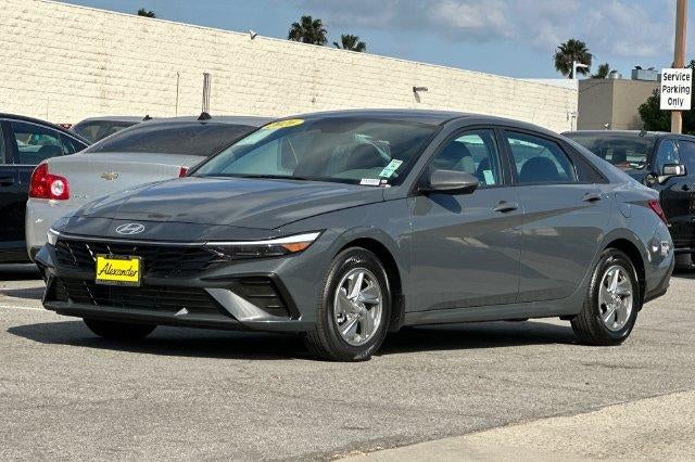 2026 Hyundai ELANTRA SE Sedan