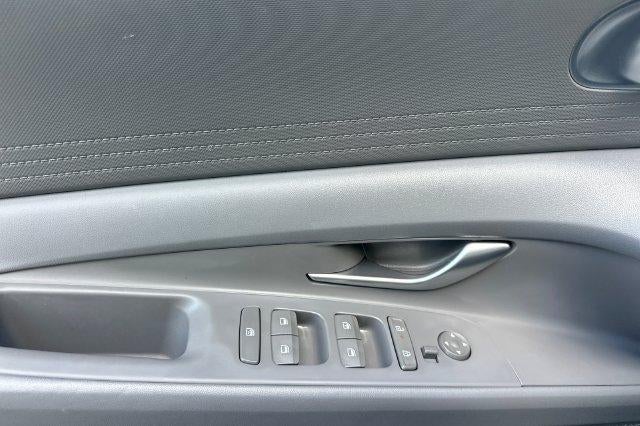 2026 Hyundai ELANTRA SE Sedan