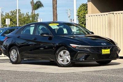 2026 Hyundai ELANTRA SE Sedan