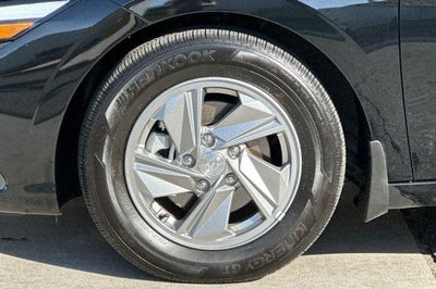 2026 Hyundai ELANTRA SE Sedan