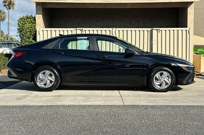 2026 Hyundai ELANTRA SE Sedan