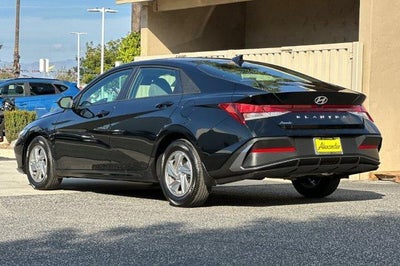 2026 Hyundai ELANTRA SE Sedan