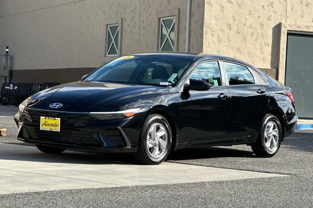 2026 Hyundai ELANTRA SE Sedan